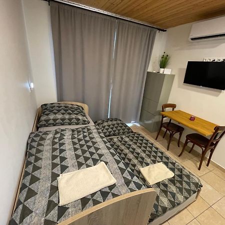 Apartman Mini สตูปาวา ภายนอก รูปภาพ