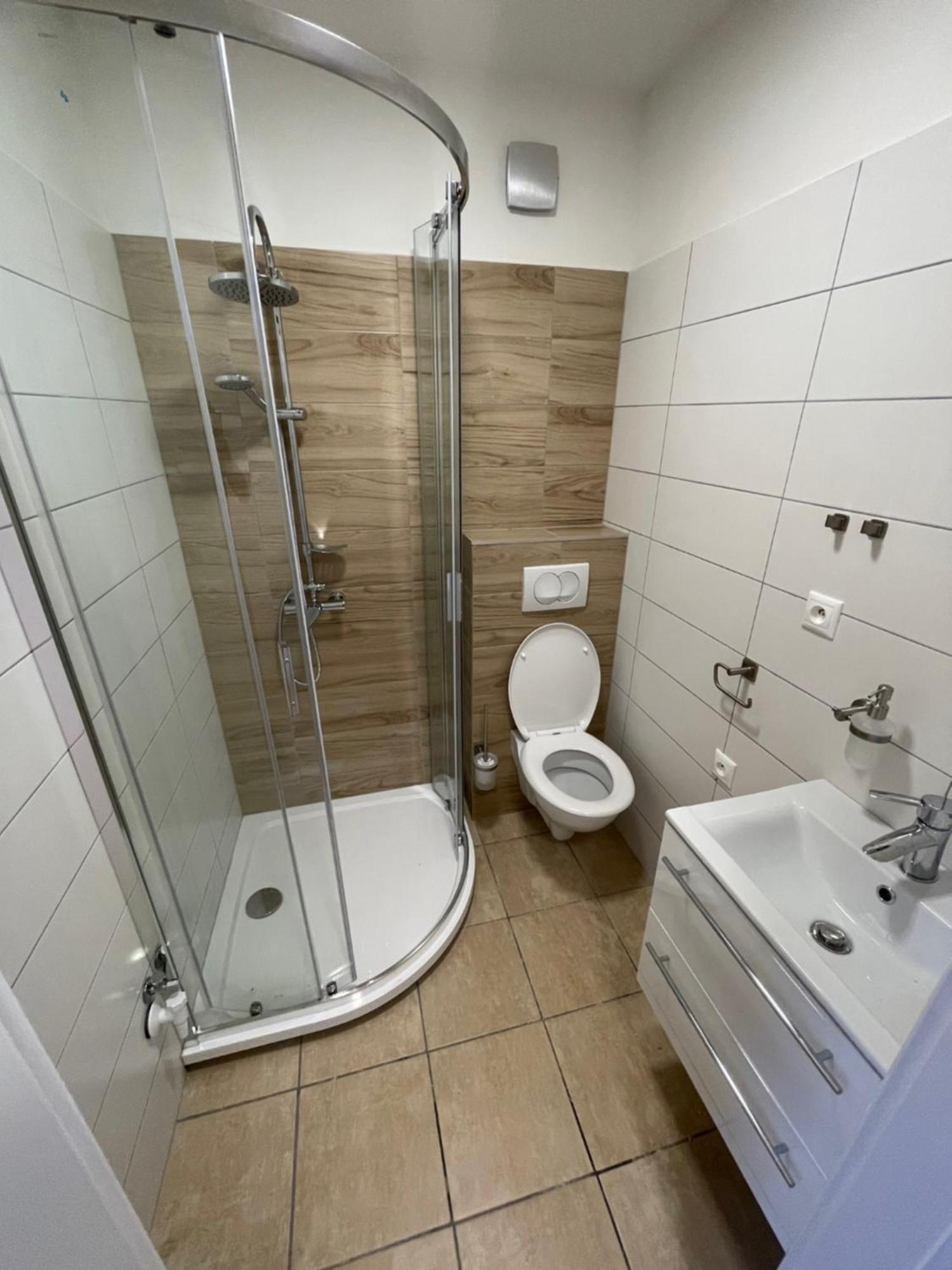 Apartman Mini สตูปาวา ภายนอก รูปภาพ