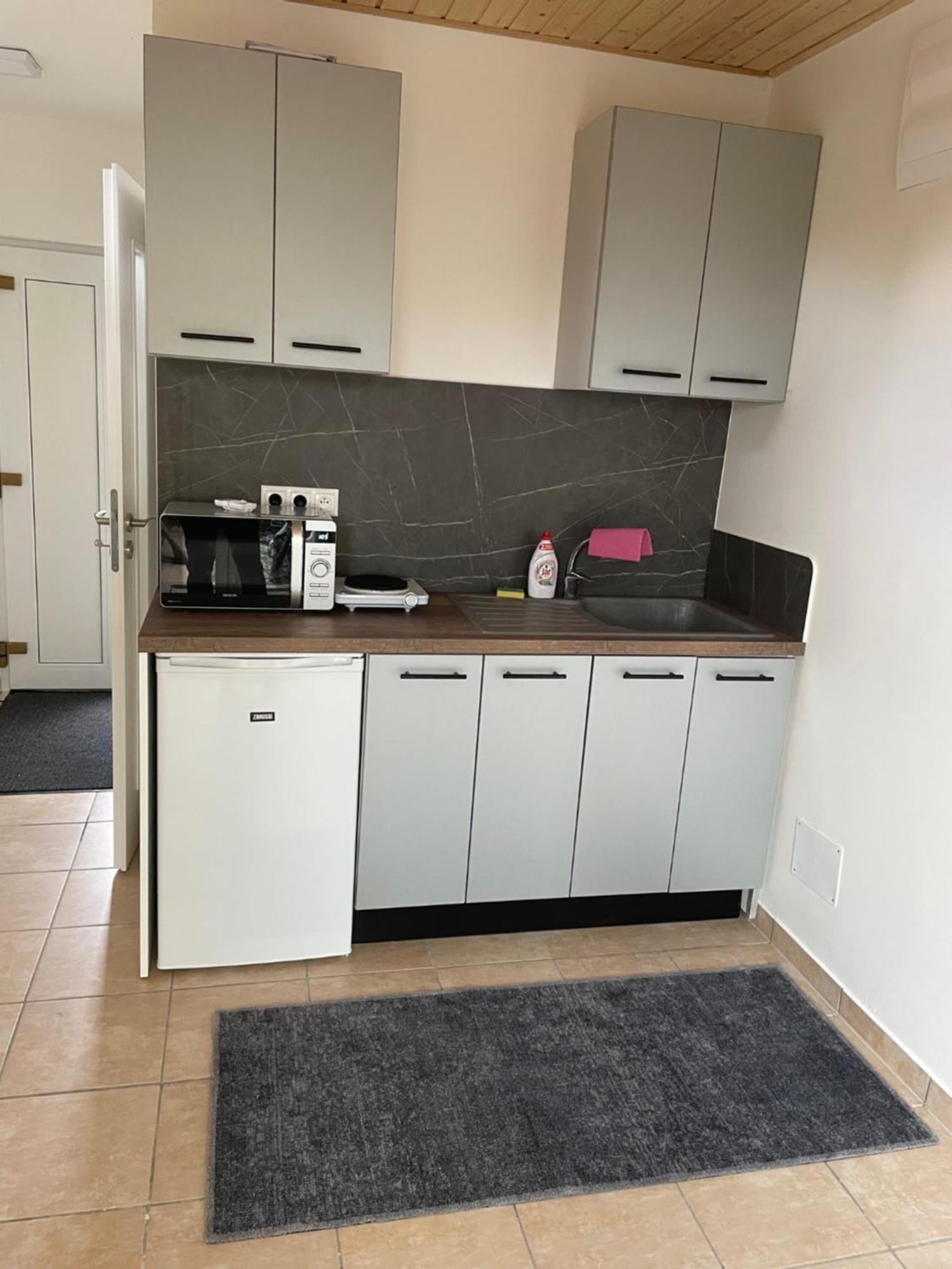 Apartman Mini สตูปาวา ภายนอก รูปภาพ