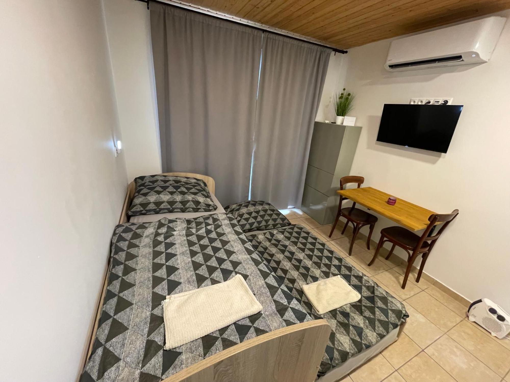 Apartman Mini สตูปาวา ภายนอก รูปภาพ